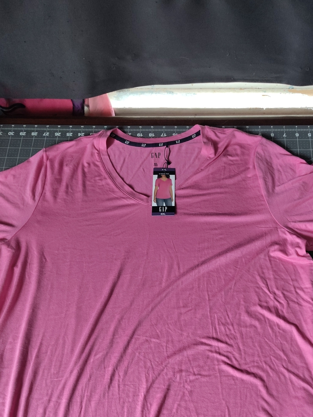 GAP Women's Bright Pink V-Neck Short Sleeve Tee